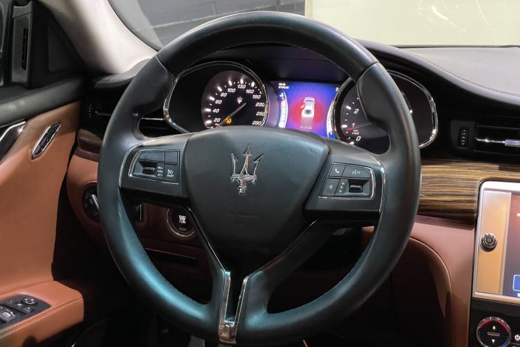 Used Maserati President 2013 3.0T Standard Model Interior 1