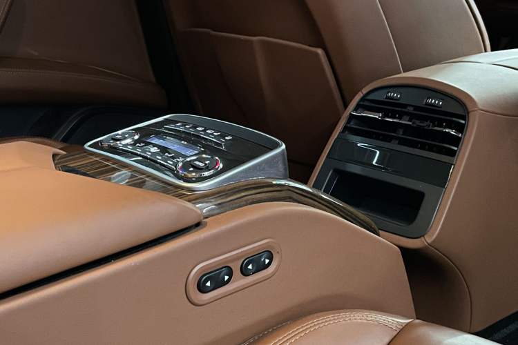 Used Maserati President 2013 3.0T Standard Model Interior 10