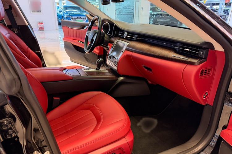 Used Maserati President 2013 3.0T Standard Model Interior 11