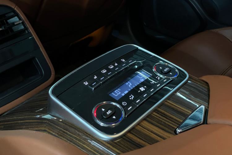 Used Maserati President 2013 3.0T Standard Model Interior 11