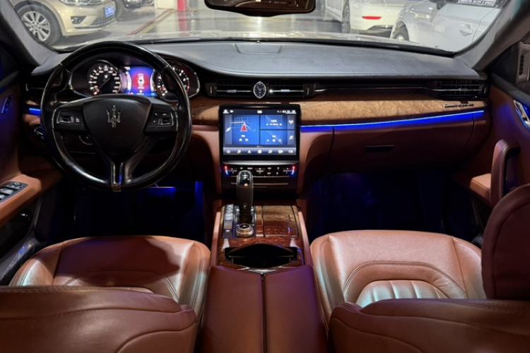 Used Maserati President 2013 3.0T Standard Model Interior 12