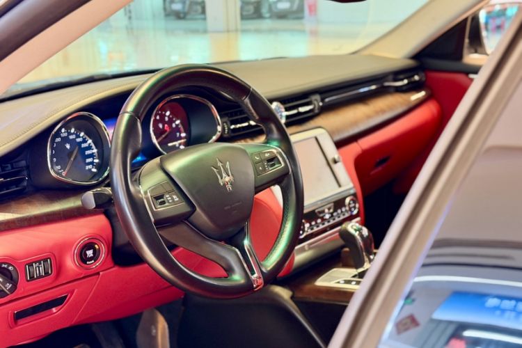 Used Maserati President 2013 3.0T Standard Model Interior 12