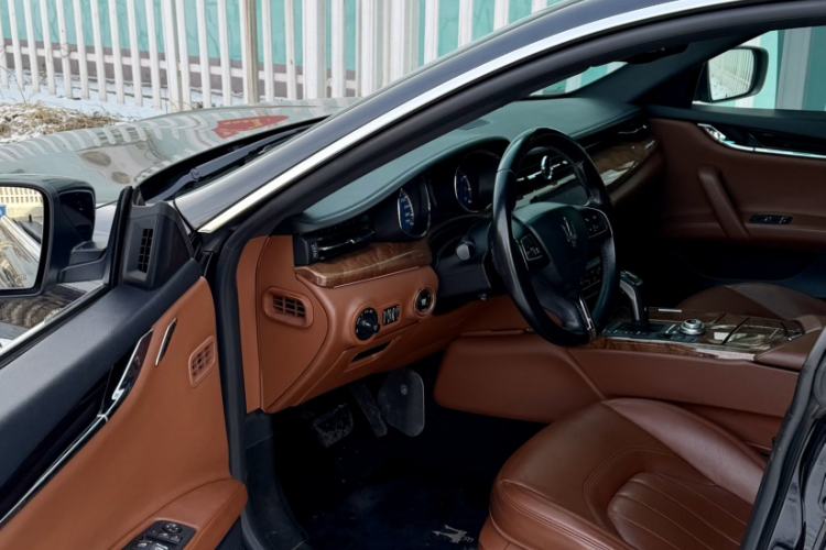 Used Maserati President 2013 3.0T Standard Model Interior 2