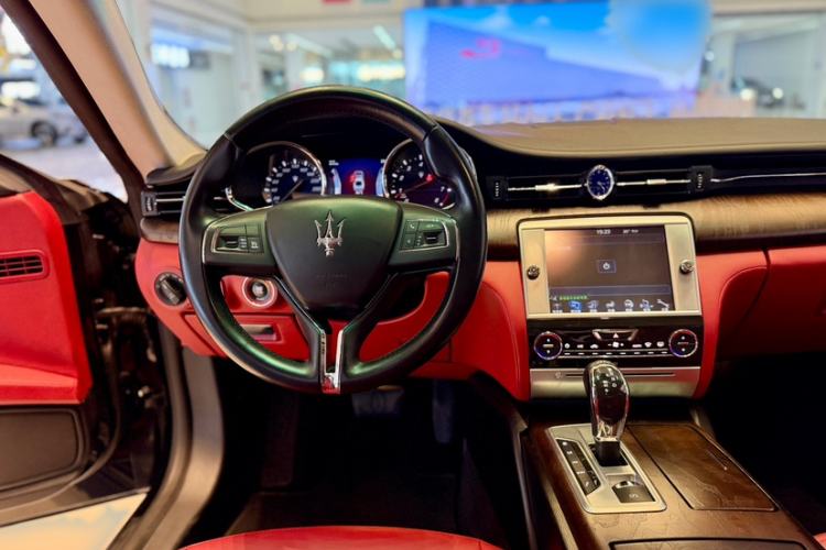Used Maserati President 2013 3.0T Standard Model Interior 2