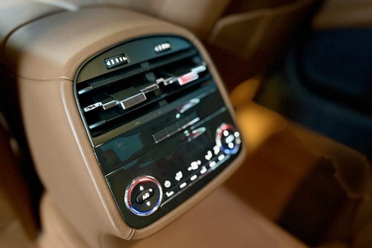 Used Maserati President 2013 3.0T Standard Model Interior 3