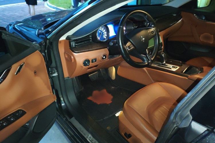 Used Maserati President 2013 3.0T Standard Model Interior 3