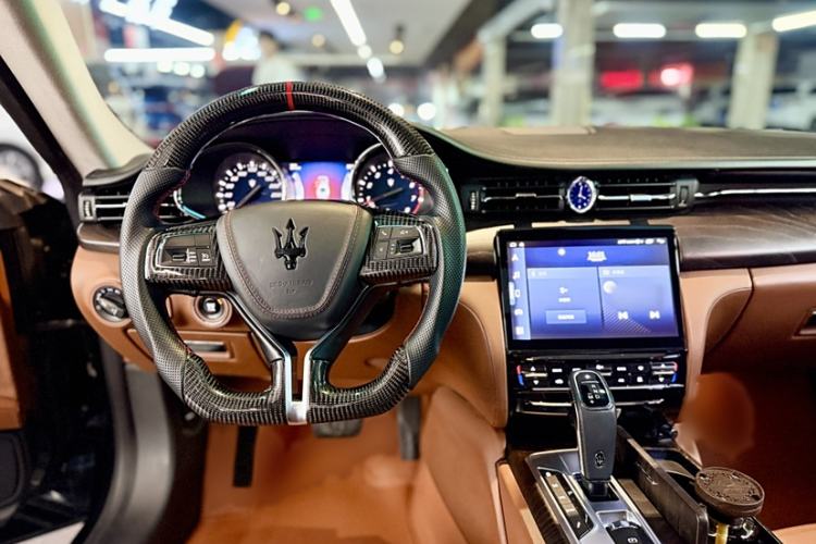 Used Maserati President 2013 3.0T Standard Model Interior 4