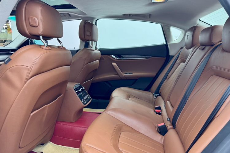Used Maserati President 2013 3.0T Standard Model Interior 4