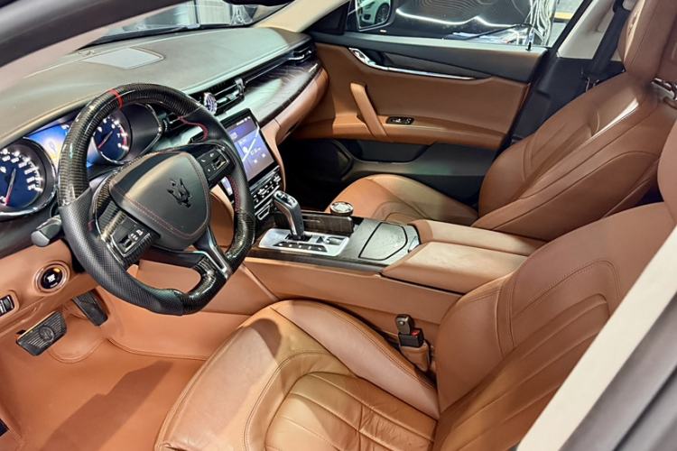 Used Maserati President 2013 3.0T Standard Model Interior 5