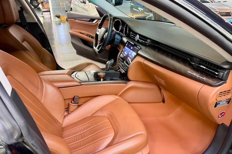 Used Maserati President 2013 3.0T Standard Model Interior 5