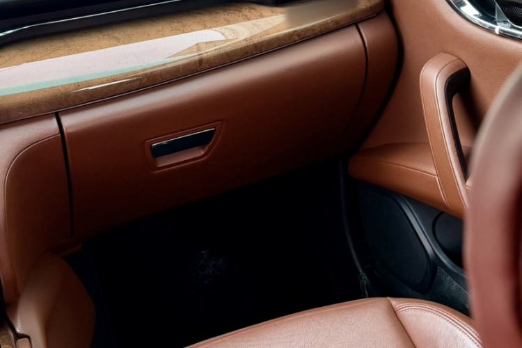 Used Maserati President 2013 3.0T Standard Model Interior 5