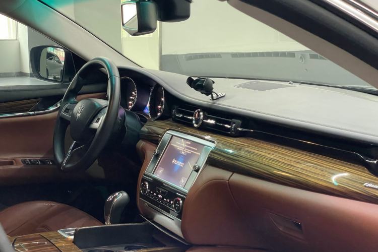 Used Maserati President 2013 3.0T Standard Model Interior 5
