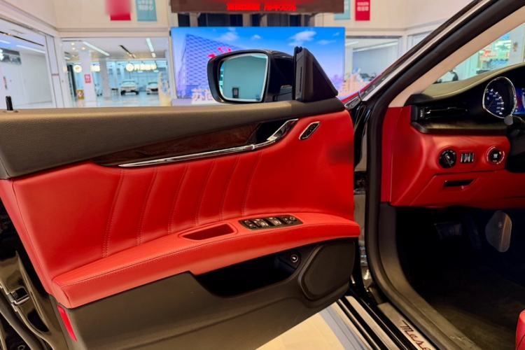 Used Maserati President 2013 3.0T Standard Model Interior 6