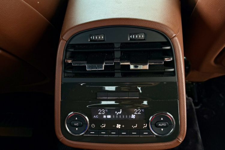 Used Maserati President 2013 3.0T Standard Model Interior 7
