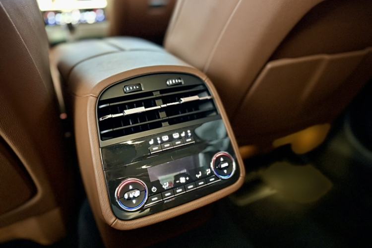 Used Maserati President 2013 3.0T Standard Model Interior 7