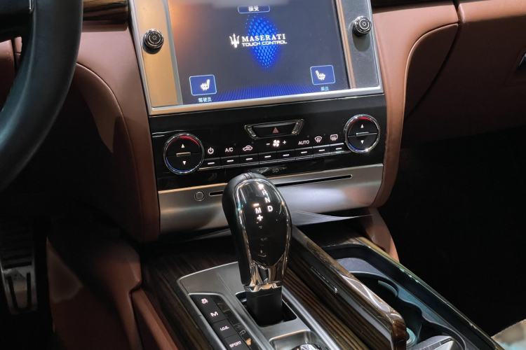 Used Maserati President 2013 3.0T Standard Model Interior 7