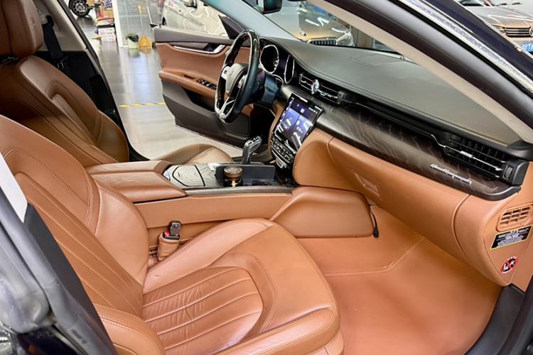 Used Maserati President 2013 3.0T Standard Model Interior 8