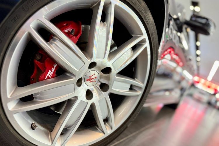 Used Maserati President 2013 3.0T Standard Model Interior 8