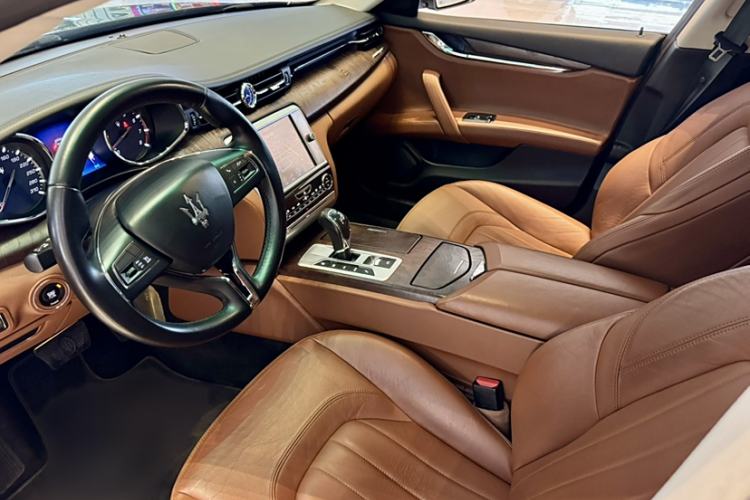 Used Maserati President 2013 3.0T Standard Model Interior 8