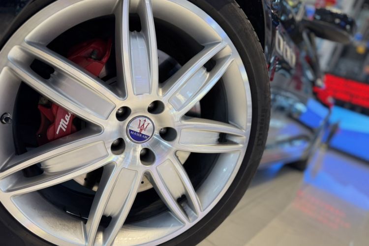 Used Maserati President 2013 3.0T Standard Model Interior 9