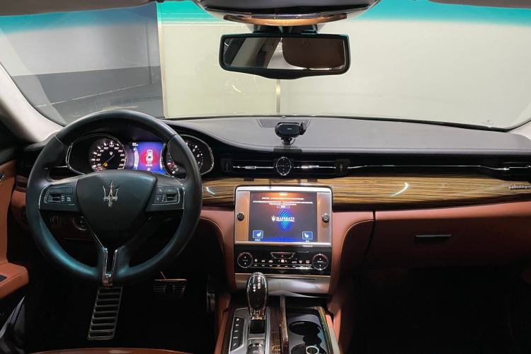 Used Maserati President 2013 3.0T Standard Model Interior 9