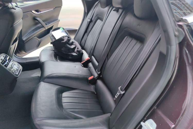 Used Maserati President 2013 3.0T Standard Model Left Rear Seat