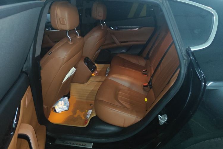 Used Maserati President 2013 3.0T Standard Model Left Rear Seat