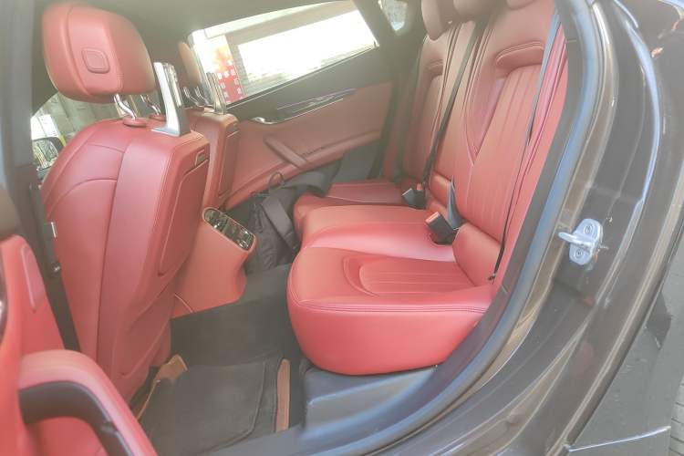 Used Maserati President 2013 3.0T Standard Model Left Rear Seat
