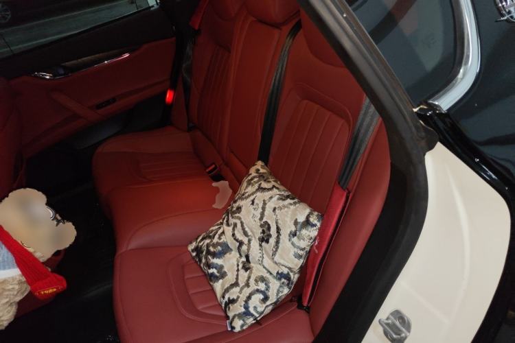 Used Maserati President 2013 3.0T Standard Model Left Rear Seat