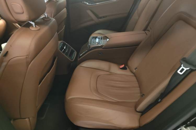 Used Maserati President 2013 3.0T Standard Model Left Rear Seat