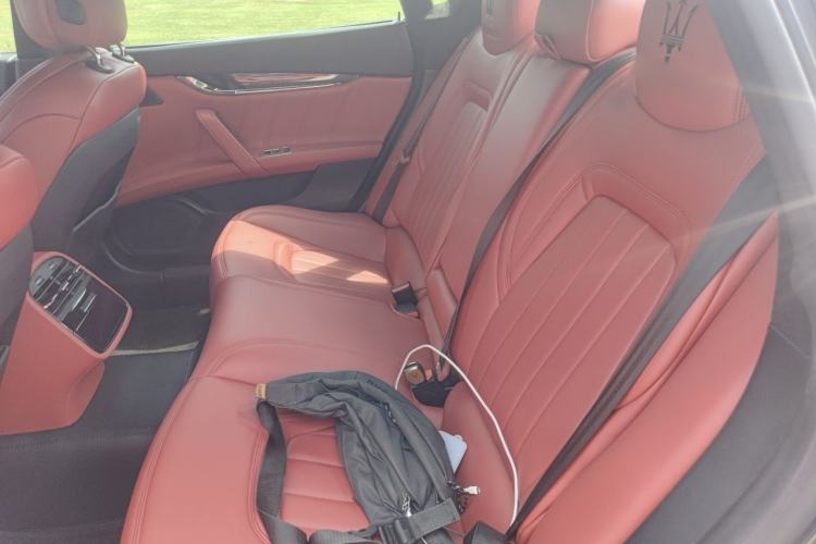 Used Maserati President 2013 3.0T Standard Model Left Rear Seat