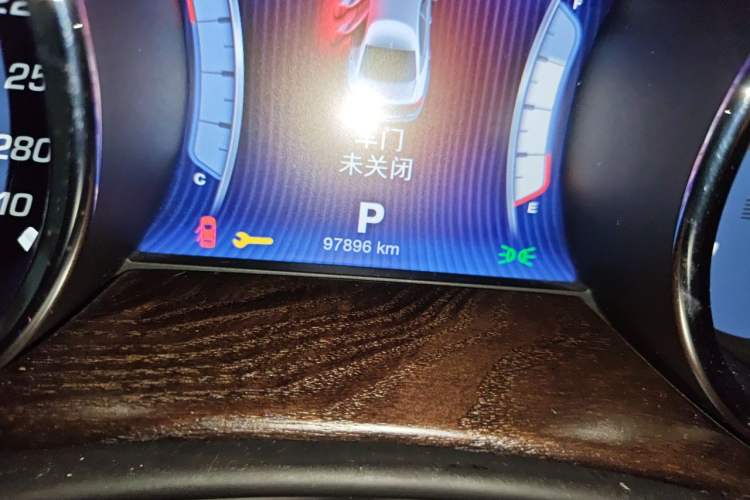 Used Maserati President 2013 3.0T Standard Model Odometer Close Up