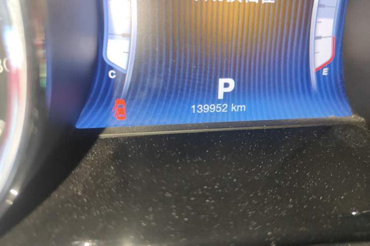 Used Maserati President 2013 3.0T Standard Model Odometer Close Up