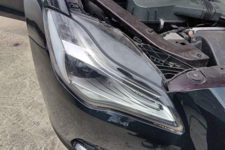 Used Maserati President 2013 3.0T Standard Model Right Front Headlight