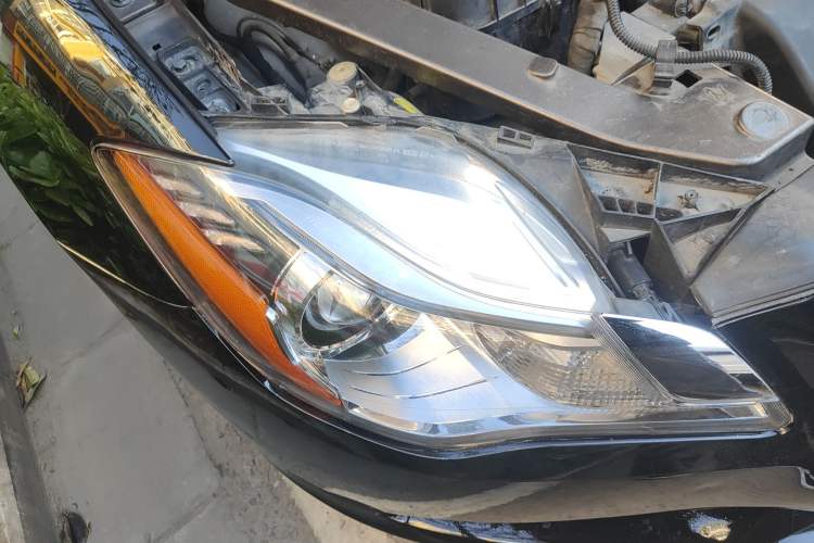 Used Maserati President 2013 3.0T Standard Model Right Front Headlight