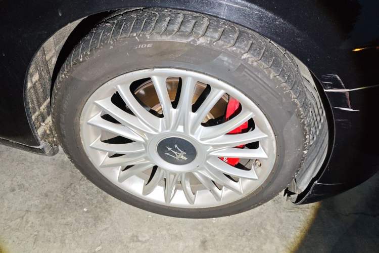 Used Maserati President 2013 3.0T Standard Model Right Front Wheel Hub