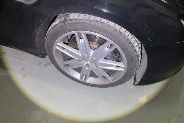Used Maserati President 2013 3.8T Standard Model Right Front Wheel Hub