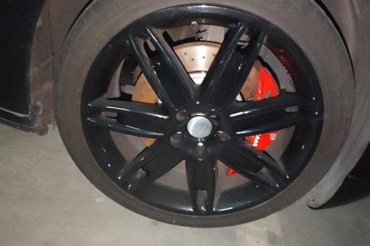 Used Maserati President 2013 3.0T Standard Model Right Front Wheel Hub