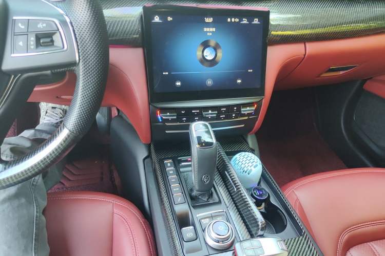 Used Maserati President 2013 3.0T Standard Model Audio And AC Panel
