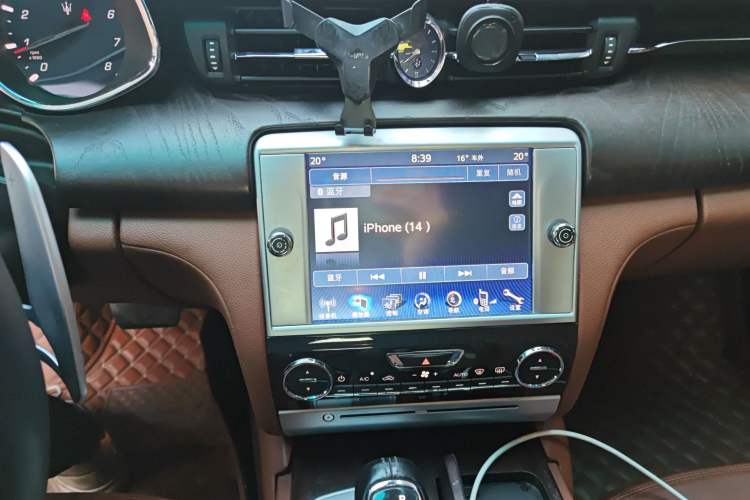 Used Maserati President 2013 3.0T Standard Model Audio And AC Panel