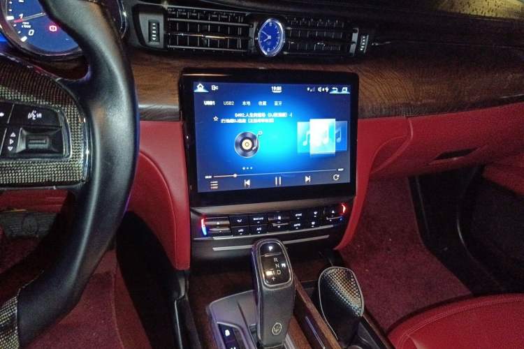 Used Maserati President 2013 3.0T Standard Model Audio And AC Panel