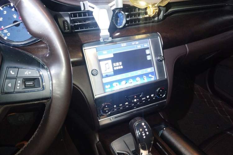 Used Maserati President 2013 3.0T Standard Model Audio And AC Panel