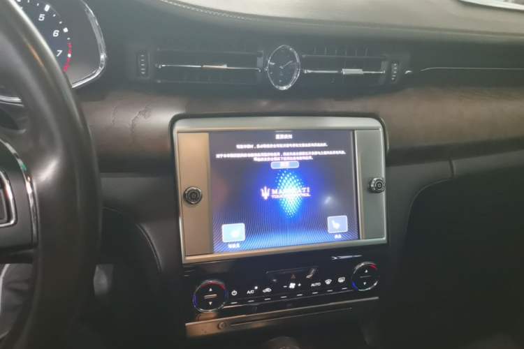 Used Maserati President 2013 3.0T Standard Model Audio And AC Panel