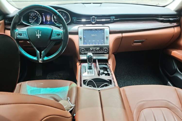 Used Maserati President 2013 3.0T Standard Model Audio And AC Panel