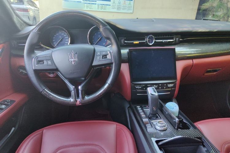Used Maserati President 2013 3.0T Standard Model Center Console