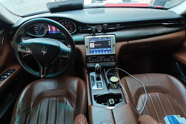 Used Maserati President 2013 3.0T Standard Model Center Console