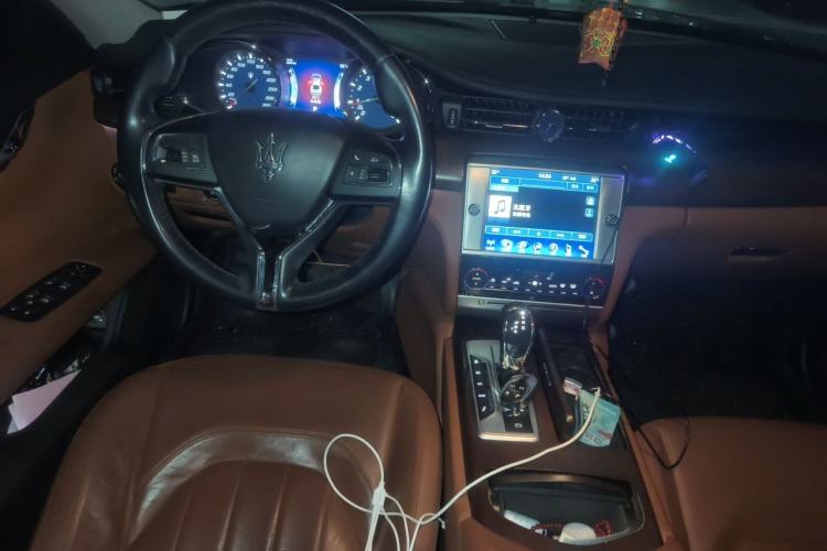 Used Maserati President 2013 3.0T Standard Model Center Console