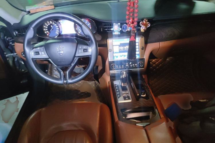 Used Maserati President 2013 3.0T Standard Model Center Console