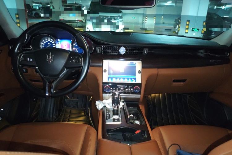 Used Maserati President 2013 3.0T Standard Model Center Console