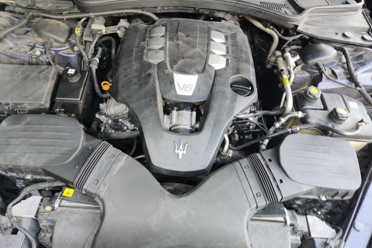 Used Maserati President 2013 3.0T Standard Model Engine Bay